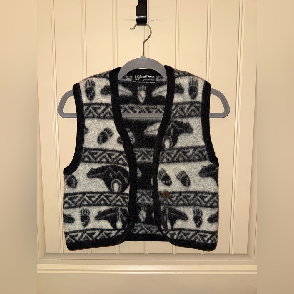 Joyce Onarheim Boe Legacy Collection Bear Print 100% Wool Vest Black White XS